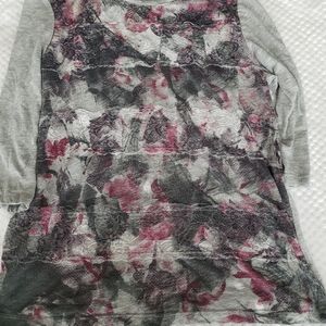 Women Chicos Top Size 2